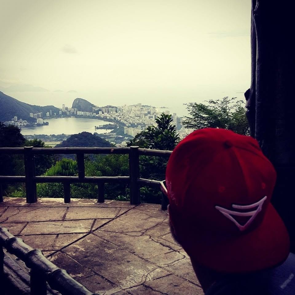 Boné Andarilhos em uso